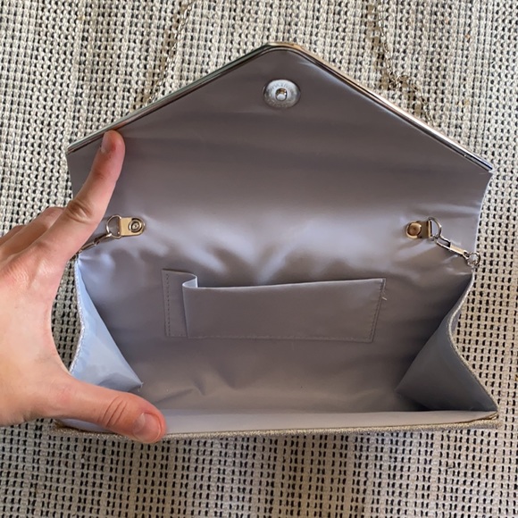 Sparkly silver clutch - Picture 2 of 4